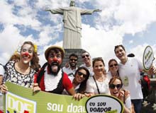 Campanha Doe+Vida ganha apoio de cariocas e visitantes no Cristo Redentor