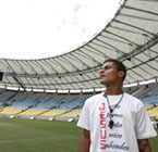 Jovem transplantado realiza o sonho de conhecer o Maracanã