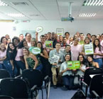 Colaboradores da empresa Garoto assistem à palestra “Doe+Vida”